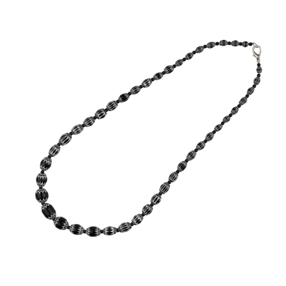 Ercole-Moretti-Vintage-collection-collana-antica-in-perle-in-vetro-di-Murano-antique-pearl-glass-necklace-COLL_ROS_N_65_2.jpg Collana Vintage con perle Rosetta nere 65 cm - immagine 2